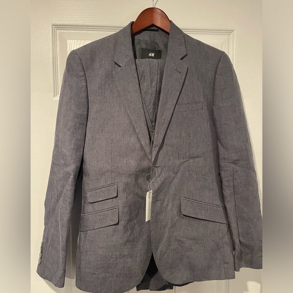 H&M Grey 3 Piece Suit 
Blazer: Size 34R
Pant: 33 All are brand new - Picture 1 of 3